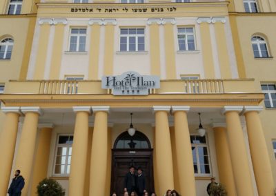 Hotel Ilan entrance with yellow columns